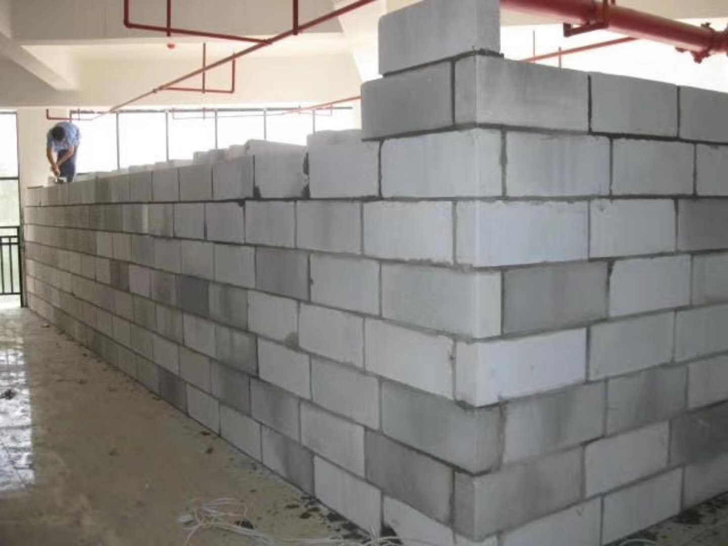 梅州蒸压加气混凝土砌块承重墙静力和抗震性能的研究